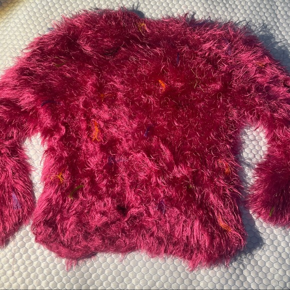 Fuzzy hot pink cropped sweater - Picture 5 of 7